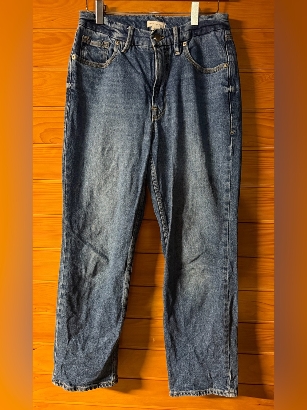 Good American Straight Leg Jeans in Medium Blue Wash